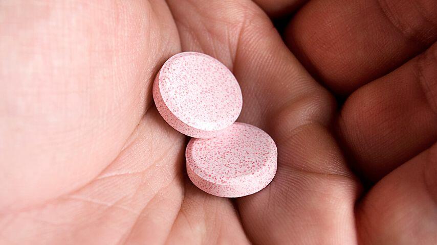 Antacids like famotidine and cimetidine are also safe to give to your dog who ate jalapenos Antacids like famotidine and cimetidine are also safe to give to your dog who ate jalapenos